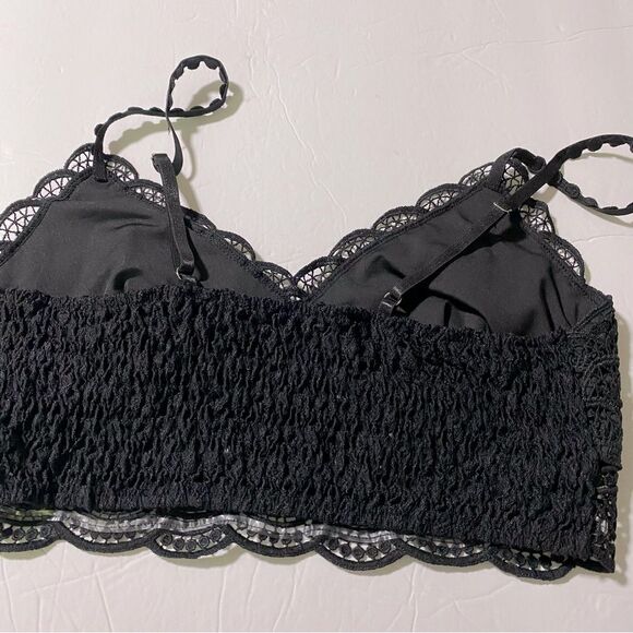 Black Lace scallop crochet Adjustable Straps Bralette Top smocked woman’s M - Picture 2 of 7